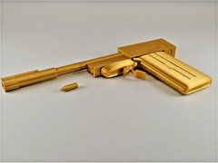 James Bond Golden Gun Gold Prop 1:1 Model