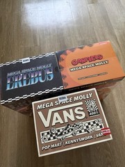 MEGA Space Molly EREBUS GARFIELD VANS 400% Collectible Figure (Sealed)