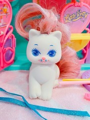 1990 Mattel Little Pretty Kitty Perm N Play Playlet Snow Curl Lady Lovely Locks