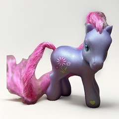 My Little Pony G3 PETAL BLOSSOM 2002 Hasbro Long Styled Pink Tinsel Hair