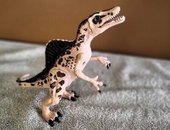 TOY DINOSAURS – BATTERY OPERATED SOUND – Lot 4 Different