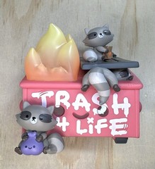 100% Soft NYCC 2023 Trash Panda Raccoon Dumpster Fire Vinyl Figure Exclusive
