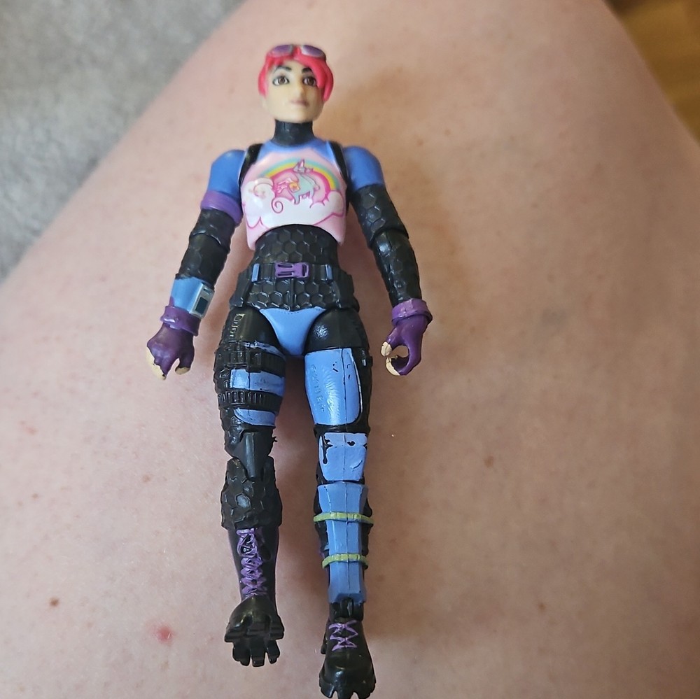 Female Plastic Action Figure Pink Hair Ponytail Blue/Black & Purple Outfit