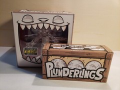 Plunderlings Drench Artic Entertainment Earth Exclusive & Hatchling Crate
