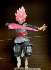 DIMENSIONIA 01C Goku Black Super Saiyan Rose S.H.Figuarts Size