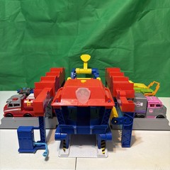 Paw Patrol Big Truck Pups HQ Truck Stop Lot With Trucks And Figures Working