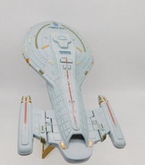 STAR TREK VOYAGER U.S.S. Voyager NCC-74656 Playmates 1995