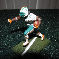 McFarlane 2004 Ricky Williams NFL Miami Dolphins 3″ Figure (open/loose)