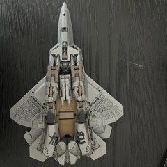 Transformers ROTF Hunt for the Decepitcons Leader Class Starscream 2010 Hasbro