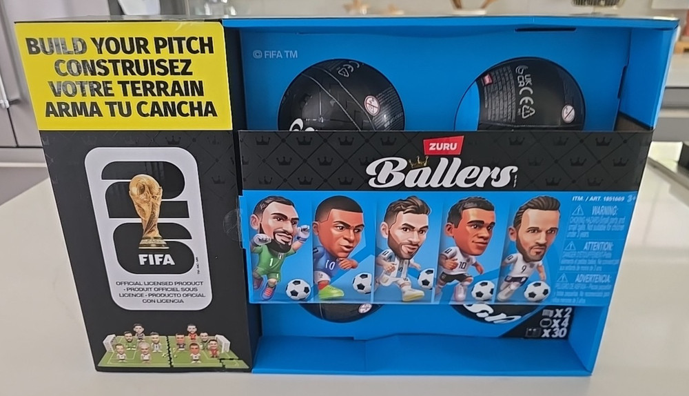 FIFA World Cup 2026™ Ballers Series 1 (4) Pack ZURU Build Your Pitch Soccer NIB