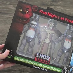 Five Nights at Freddy’s Endo Series Classic Freddy & Bonnie Collector Figure NEW