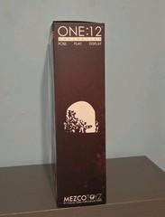 MEZCO TOYZ ONE:12 DAWN OF THE DEAD PLAID SHIRT & FLYBOY ZOMBIE 6″ FIGURES