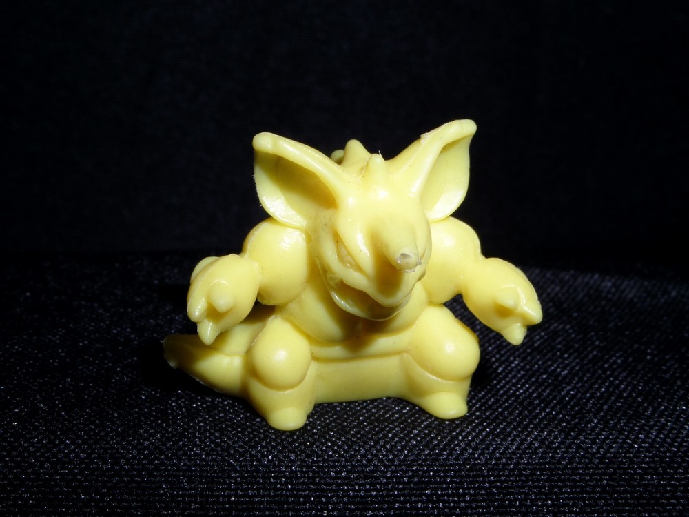 Nidoking Nintendo Pokemon Rubber Eraser Keshi Figure Yellow
