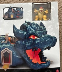 THE SUPER MARIO BROS MOVIE BOWSER’S ISLAND CASTLE PLAYSET w/ BOWSER MINI FIGURE