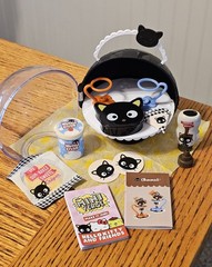 Miniverse Make It Mini Sanrio HELLO KITTY Series 4 …Chococat!!!
