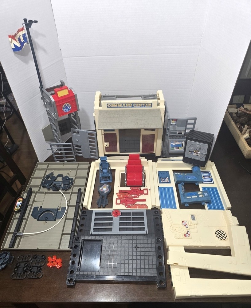 Mattel Bravestarr 1986 Fort Kerrium Playset! Parts Lot!