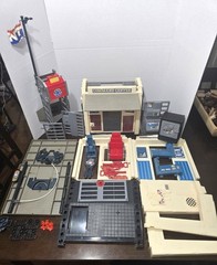Mattel Bravestarr 1986 Fort Kerrium Playset! Parts Lot!