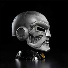 IN STOCK! Fantastic Four Marvel Legends Doctor Doom Premium Roleplay Helmet Prop