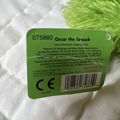 Sesame Street Oscar The Grouch Go Away! 2012 Used With Tag