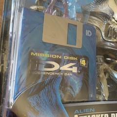 Trendmasters iD4 Independence Day ALIEN ATTACKER PILOT Figure NIP w/disk Sealed