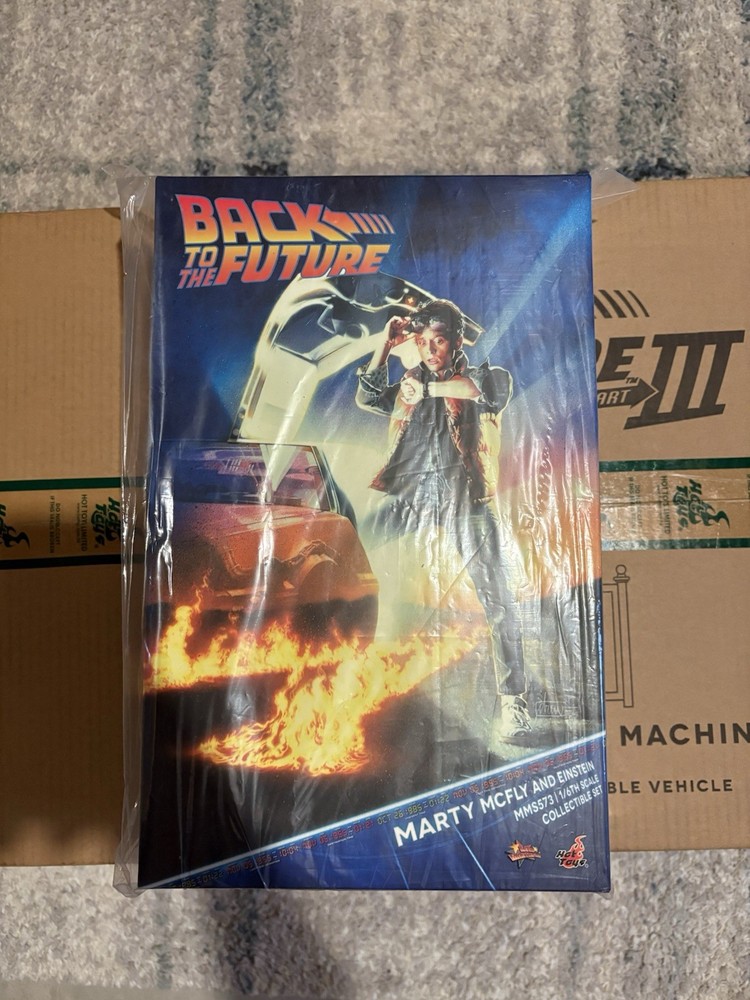 Hot Toys Marty McFly Back to the Future 1/6 Scale Movie Figure