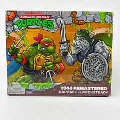 TMNT 1988 Remastered Raphael vs Rocksteady Playmates Action Figure 2-Pack N Hand