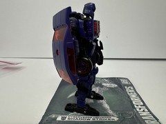 Hasbro Takara Tomy Transformers Legacy Evolution Shadow Striker – Deluxe Class