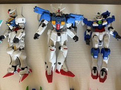 Mixed Gundam Model Kit Lot of 5 Assembled Bandai Figures w/ Parts & Accessories