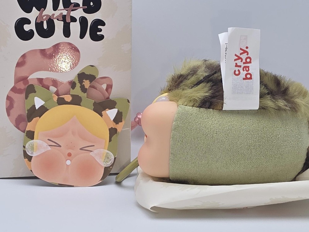 Pop Mart – Wild But Cutie Crybaby Camo Cutie-New With Box, Bag, Card