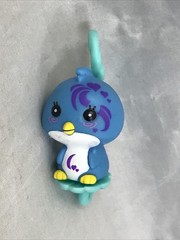 BANANA BUNCH Pawka Penguin Figure & Yellow Banana 2018 Cepia Loose