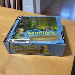 Muppets Palisades Exclusive Frog Scout Leader Scoutmaster Kermit Figure Green