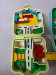 VTG Pokemon Playset x2 Polly Pocket Charmander, Squirtle, Goldeen TOMY 1997