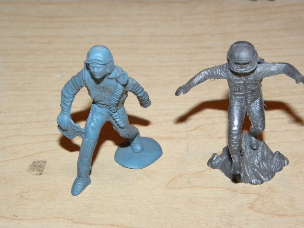 Lot Of 2 Military Figures Action PILOT AND ASTRONAUT VINTAGE 1960’S