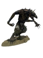 McFarlane Dragons Series 3 Komodo Dragon Clan Quest Lost King 2006 w Base