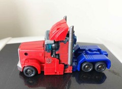 Transformers Commander Optimus Prime Cyberverse Action Figure Toy New in Box