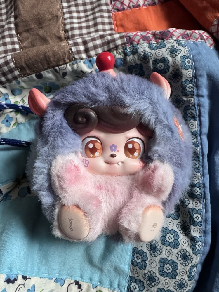 Q.Kid Good Fortune Hedgehog Mini Figure!