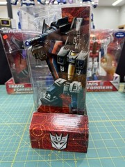 Masterpiece Seekers Walmart TRU Exclusives Starscream Skywarp Thundercracker
