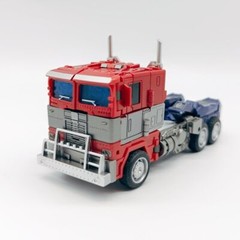 New OP Commander Autobot BAIWEI TW-1027 Action Figure Deformabl Robot Toys 7″
