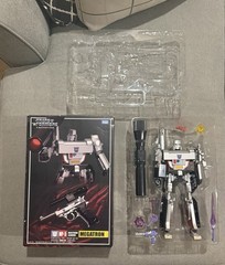 Takara Tomy Transformers Masterpiece MP-5 Destron Leader Megatron