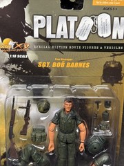 The Ultimate Soldier XD Platoon Movie SGT Bob Barnes Tom Berenger 1:18 Figure