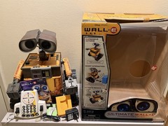 Disney Pixar Thinkway Ultimate Wall E WITH Box READ DESCRIPTION