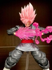 DIMENSIONIA 01C Goku Black Super Saiyan Rose S.H.Figuarts Size