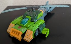 Transformers Generations WFC Siege Voyager Class Autobot Springer – Complete