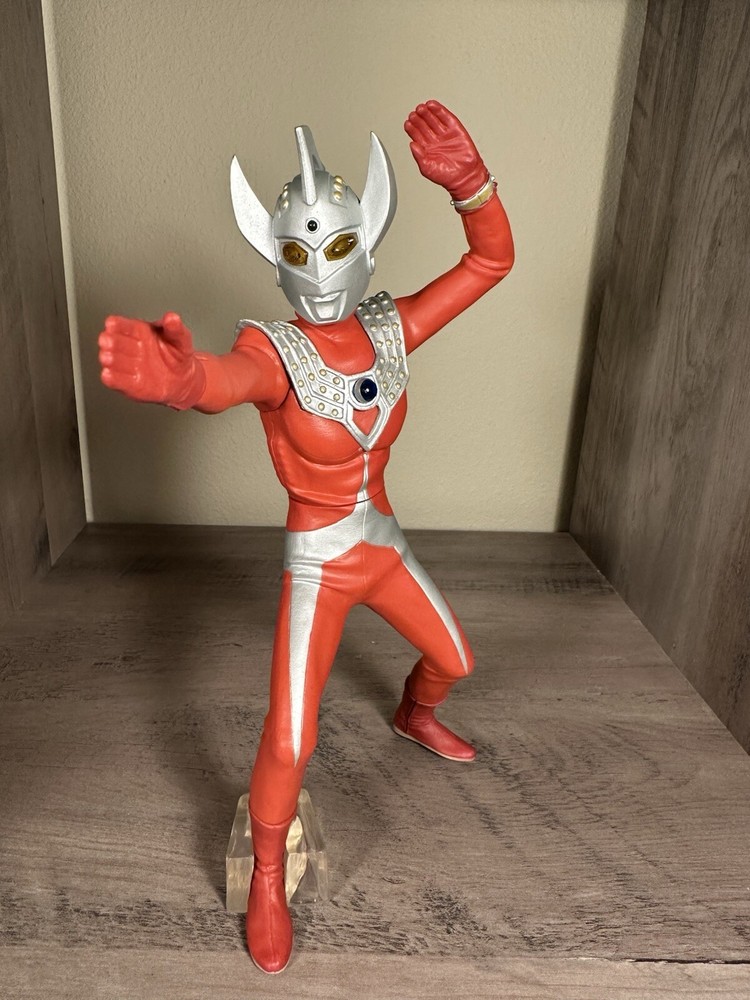 Ultraman Taro ~9 inch 1973 high quality pvc figure NO BRAND US STOCK