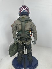 1/6 US NAVY F-14 “TOP GUN” MAVERICK TOM CRUISE TOMCAT FIGHTER PILOT + USN STAND