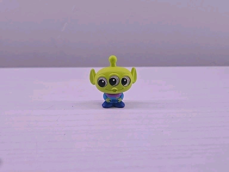 Just Play Disney Doorables Series 5 Green Alien Figure – Rare