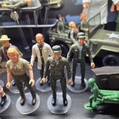1982 MASH 4077 Tristar Durham COLLECTION – Helicopter Jeep Ambulance 16 Figures