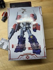 Maketoys MTCD-01 Striker Manus Cross Dimension series
