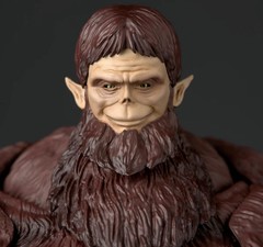 Kaiyodo Revoltech Amazing Yamaguchi Attack on Titan Beast Titan Model In Stock