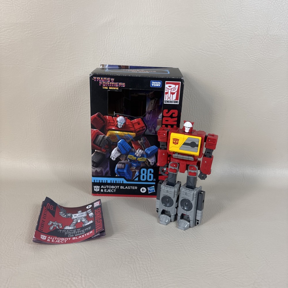 Hasbro Transformers Studio Series 86/25 Autobot Blaster & Eject